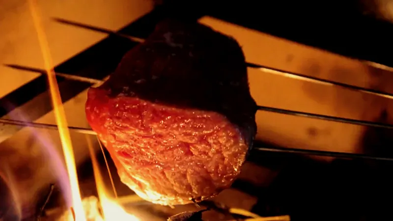 肉幸の神戸牛の藁焼き